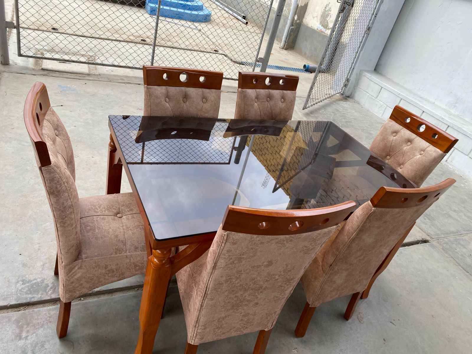 COMEDOR DE 6 SILLAS MODELO COPETON MESA DE 1.50 X 90 PATA DE LEON 4 X 3 TABLARO DE VIDRIO - Imagen 2