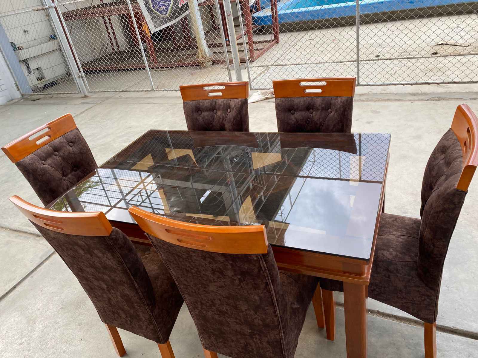 COMEDOR DE 6 SILLAS MODELO COPETON MESA DE 1.50 X 90 PATA DE LEON 4 X 3 TABLARO DE VIDRIO - Imagen 3
